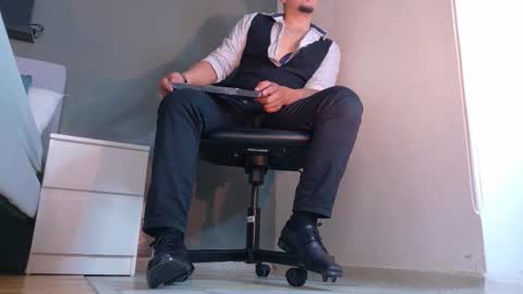 Mr Fox online show from November 22, 2025, 7:35 pm