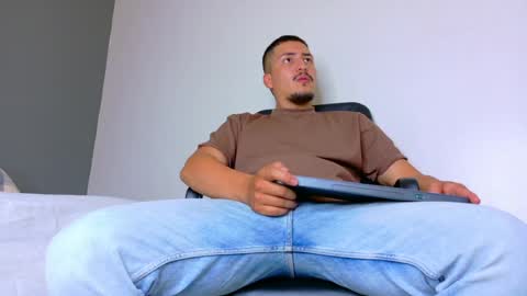 Mr Fox online show from April 10, 2026, 7:51 pm