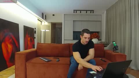 juan luis online show from November 10, 2025, 3:11 pm