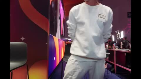 Snapshot of mrlong23cm chatting on September 28, 2025, 3:39 pm Mr Long online show from September 28, 2025, 3:39 pm