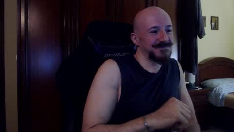 Antony online show from November 19, 2025, 6:19 pm