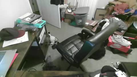 Snapshot of mrman521 chatting on December 31, 2024, 1:52 pm mrman521 online show from December 31, 2024, 1:52 pm