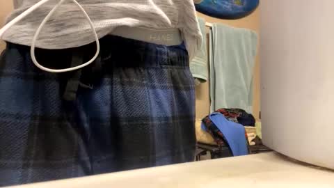 Snapshot of mrmeltyourheart chatting on November 18, 2025, 9:03 am James online show from November 18, 2025, 9:03 am