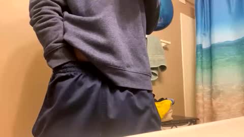 Snapshot of mrmeltyourheart chatting on December 18, 2025, 11:05 am James online show from December 18, 2025, 11:05 am