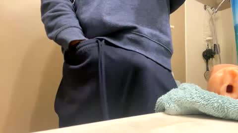 Snapshot of mrmeltyourheart chatting on December 20, 2025, 3:35 am James online show from December 20, 2025, 3:35 am