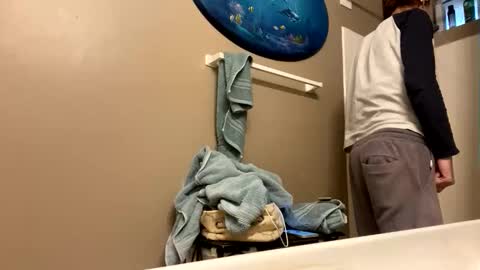 Snapshot of mrmeltyourheart chatting on December 21, 2025, 2:46 pm James online show from December 21, 2025, 2:46 pm