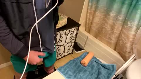 Snapshot of mrmeltyourheart chatting on January 7, 2026, 8:28 am James online show from January 7, 2026, 8:28 am