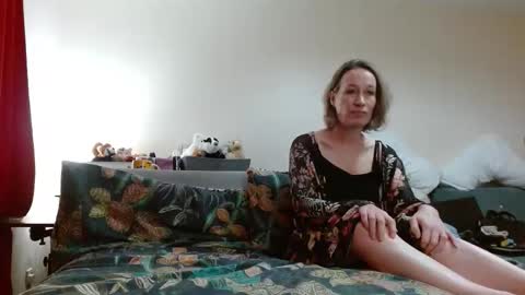 Mrs Velvet Vixen online show from November 18, 2025, 8:41 am