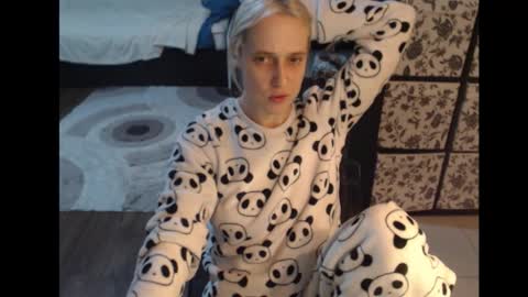 Sasha online show from October 27, 2025, 6:01 pm