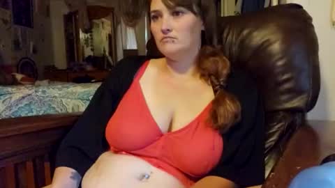 MrsLuna19 online show from October 24, 2025, 2:24 pm