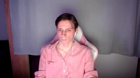 Snapshot of mrv1rginvibes chatting on November 27, 2025, 8:11 pm Shy Boy online show from November 27, 2025, 8:11 pm