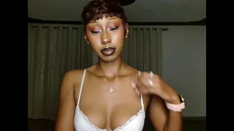 ms_crystal online show from April 18, 2026, 10:32 pm