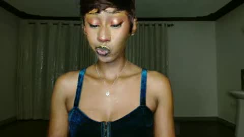 ms_crystal online show from April 25, 2026, 6:27 pm