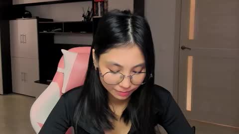 Snapshot of ms_emily_ chatting on September 25, 2025, 9:57 am ms_emily_ online show from September 25, 2025, 9:57 am