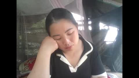 ms_pham online show from April 17, 2026, 9:34 am