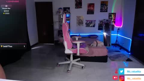 Manuela3 online show from October 7, 2025, 4:59 pm