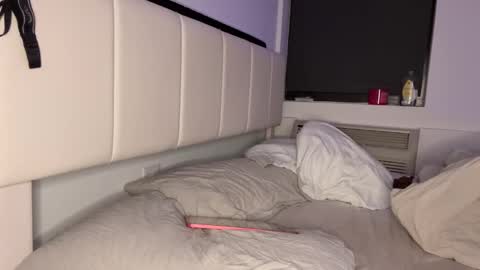 mskitty000 online show from February 16, 2026, 7:04 am