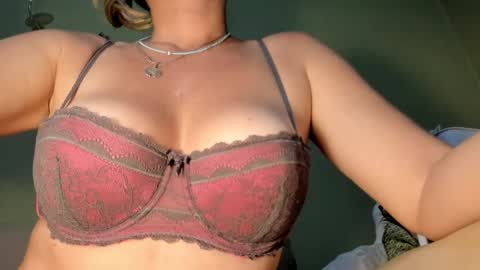 MsPurrfectLove online show from February 20, 2025, 1:46 am