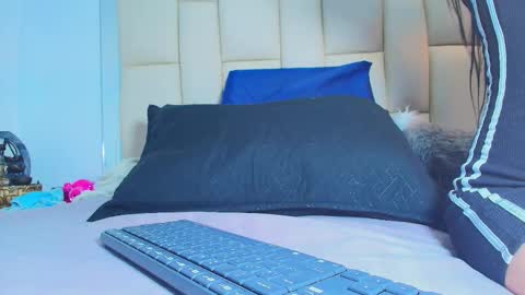 FERNANDA 3 online show from December 17, 2025, 3:23 am