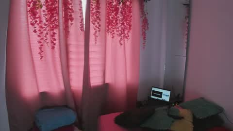 Chloe new account online show from November 9, 2025, 7:23 pm