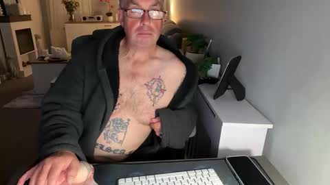 mtb1697 online show from September 15, 2025, 9:26 pm