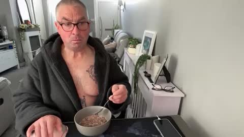 mtb1697 online show from April 9, 2026, 9:04 am