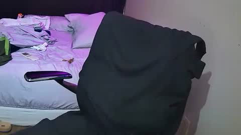 Muffdiver online show from February 8, 2025, 9:36 pm