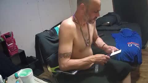 Muffdiver online show from April 5, 2026, 2:42 am