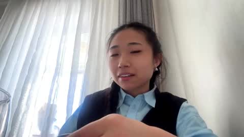 Mia online show from March 18, 2026, 4:26 am