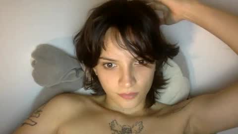 Snapshot of munchi_ chatting on December 3, 2024, 10:18 pm   online show from December 3, 2024, 10:18 pm