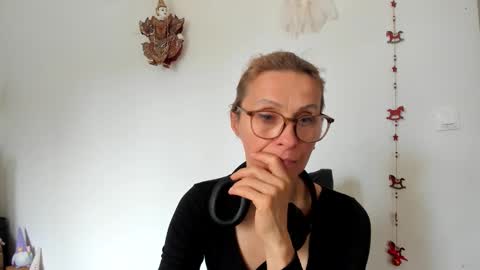 LOVELY JULIA  Peter DAY online show from March 22, 2026, 8:51 am