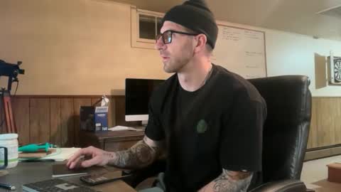 Snapshot of murdockjones7989 chatting on February 15, 2026, 10:47 am murdockjones7989 online show from February 15, 2026, 10:47 am