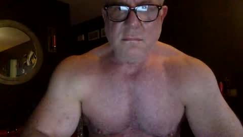 Muscl Dad online show from June 11, 2026, 12:32 am