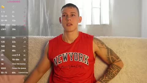 muscle_king_cum online show from November 19, 2025, 1:55 pm