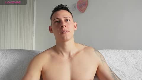 muscle_king_cum online show from March 27, 2026, 2:28 pm
