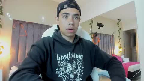 muscle scott online show from October 7, 2025, 12:13 pm