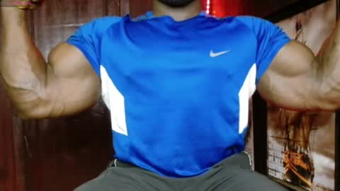 musclegod23 online show from April 9, 2026, 9:47 am