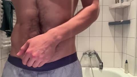 Snapshot of musclehair3 chatting on June 5, 2026, 8:20 am musclehair3 online show from June 5, 2026, 8:20 am