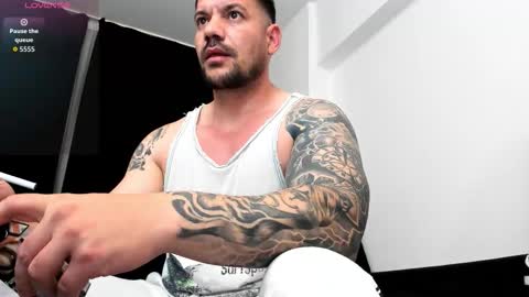 MuscleMonster31 online show from November 14, 2025, 11:09 am