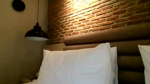 muscleshow00 online show from March 12, 2026, 11:49 am