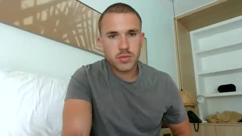 muscleshow00 online show from March 25, 2026, 2:28 am