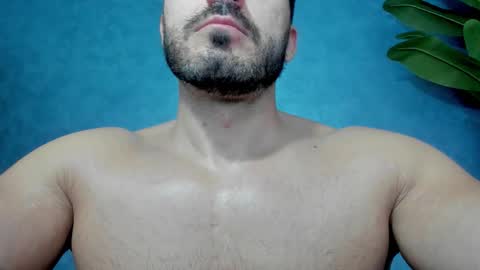 muscularmaster onlyfans online show from November 12, 2025, 10:20 pm