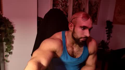 Snapshot of musculusx chatting on October 3, 2025, 9:34 pm Musculus online show from October 3, 2025, 9:34 pm