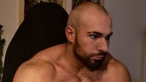 Snapshot of musculusx chatting on October 8, 2025, 12:25 pm Musculus online show from October 8, 2025, 12:25 pm