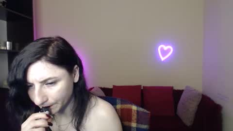 Jeneva online show from November 21, 2025, 6:50 pm