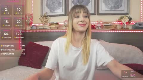 Luna  online show from April 16, 2026, 9:39 pm