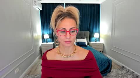 Diana online show from December 2, 2025, 11:26 am