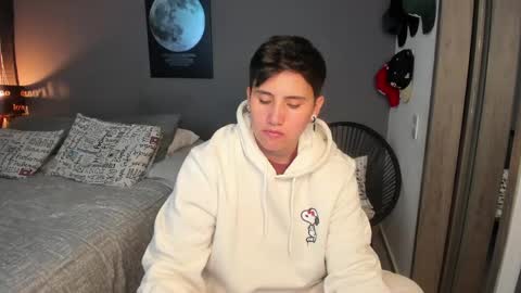 VALENTINA Luna  online show from April 21, 2026, 3:02 am