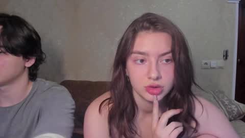 Snapshot of muuur_fam1 chatting on November 15, 2025, 7:54 pm HEY online show from November 15, 2025, 7:54 pm