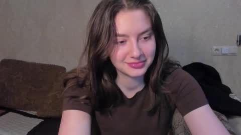 Snapshot of muuur_fam1 chatting on November 28, 2025, 8:44 pm HEY online show from November 28, 2025, 8:44 pm